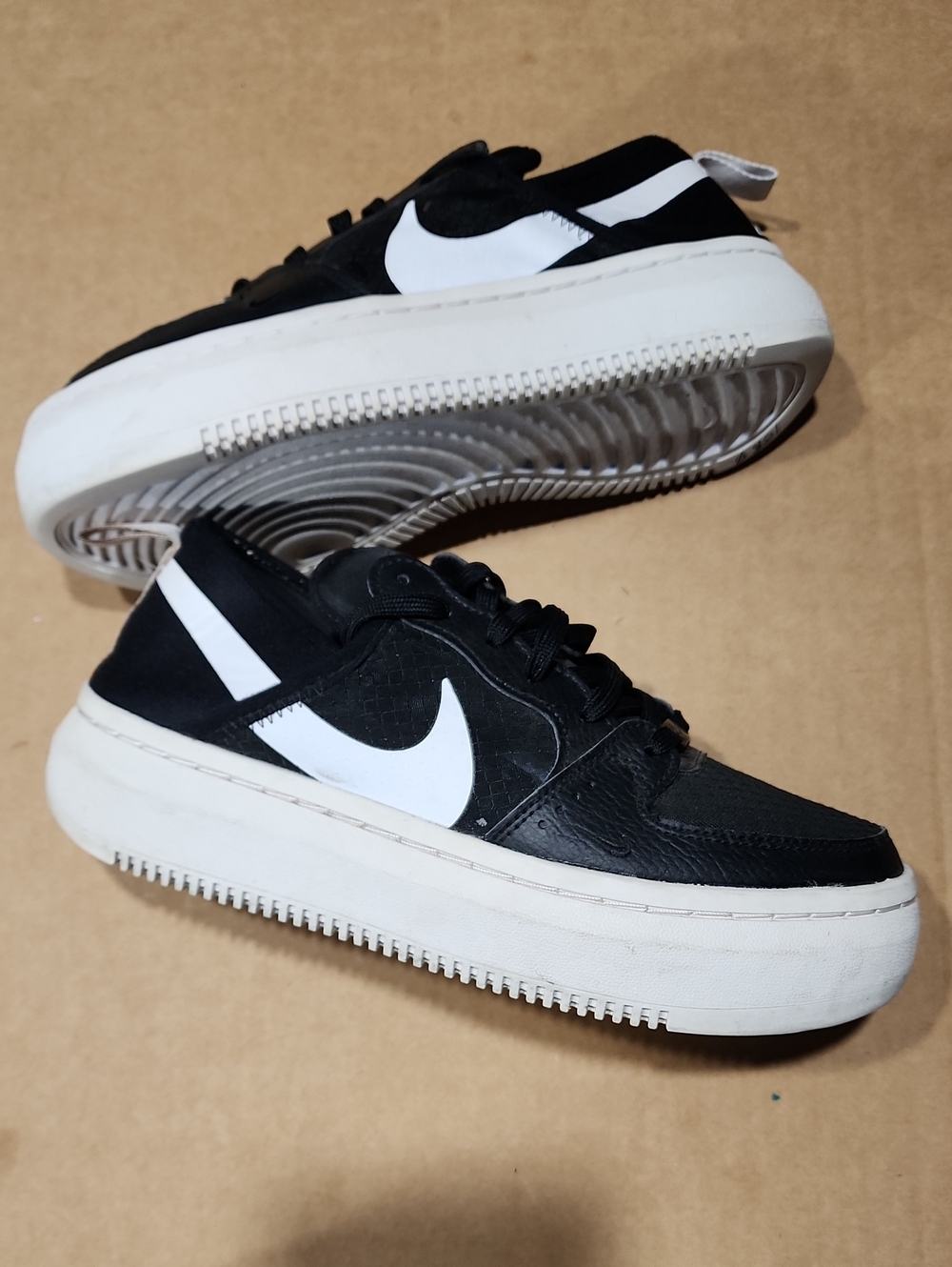 Nike Court Vision Alta TXT Womens 8.5 Black White Casual Lifestyle